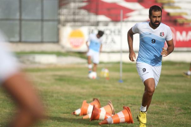 O meia Daniel Costa se tornou titular e pea-chave na campanha do acesso  Srie A, em 2015, sobretudo pelas cobranas de bolas paradas.
