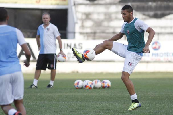 Reserva em boa parte da temporada, Neris deu tranquilidade na defesa quando entrou.  o reserva imediato de Danny Morais ou Alemo. 