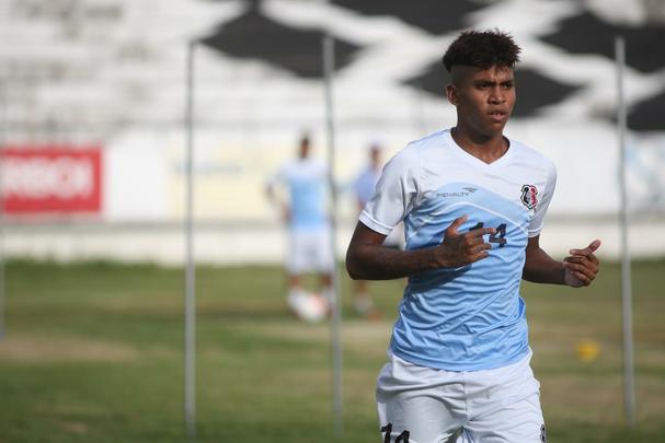 Raniel  a principal joia da base do Santa Cruz. Em 2015, o meia teve um ano conturbado e quase no jogou por causa de problemas extracampo. Foi punido por uso de doping e depois entrou em litgio com o Santa Cruz.  