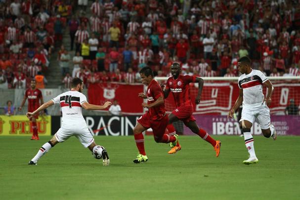 Nutico vence o Santa Cruz no primeiro clssico do ano por 2 a 0, na Arena Pernambuco 