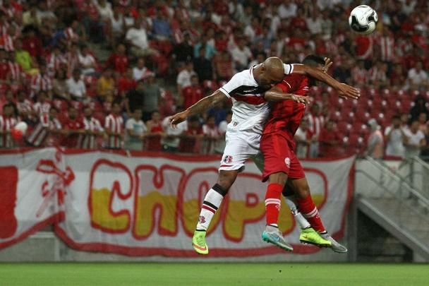 Nutico vence o Santa Cruz no primeiro clssico do ano por 2 a 0, na Arena Pernambuco 