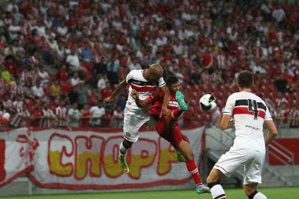 Nutico vence o Santa Cruz no primeiro clssico do ano por 2 a 0, na Arena Pernambuco 