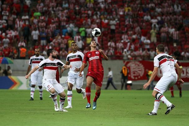 Nutico vence o Santa Cruz no primeiro clssico do ano por 2 a 0, na Arena Pernambuco 