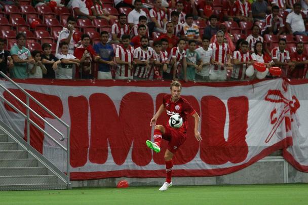Nutico vence o Santa Cruz no primeiro clssico do ano por 2 a 0, na Arena Pernambuco 