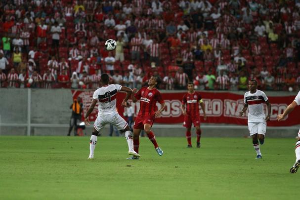 Nutico vence o Santa Cruz no primeiro clssico do ano por 2 a 0, na Arena Pernambuco 