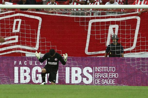 Nutico vence o Santa Cruz no primeiro clssico do ano por 2 a 0, na Arena Pernambuco 