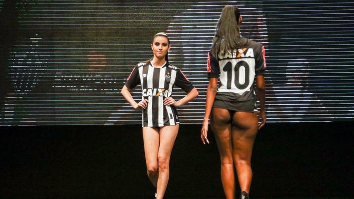 Atlético Mineiro apresentou novos uniformes da Dry World em lançamento criticado por ser machista