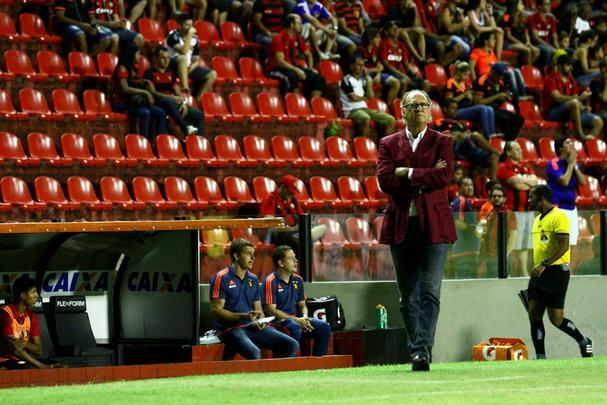 Falco mais uma vez deu um show de estilo na beira do gramado