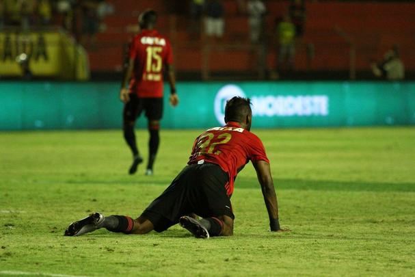 O Amrica quebrou um tabu de 43 anos sem perder para o Sport na Ilha do Retiro com a vitria por 1 a 0. 