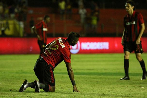 O Amrica quebrou um tabu de 43 anos sem perder para o Sport na Ilha do Retiro com a vitria por 1 a 0. 