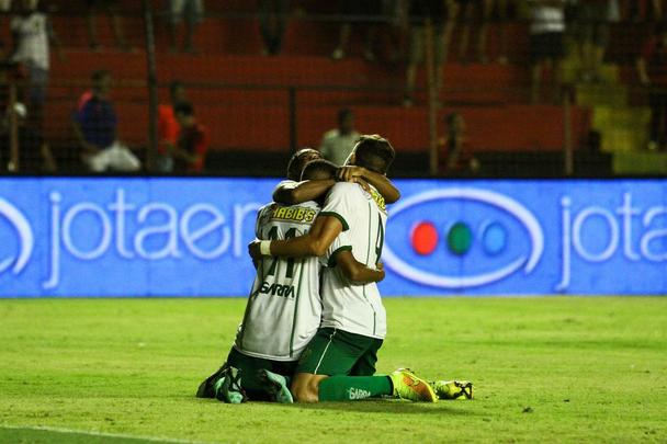 O Amrica quebrou um tabu de 43 anos sem perder para o Sport na Ilha do Retiro com a vitria por 1 a 0. 