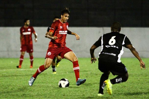 Bérgson e Thiago Santana marcaram para o time alvirrubro no Luiz José de Lacerda, em Caruaru 