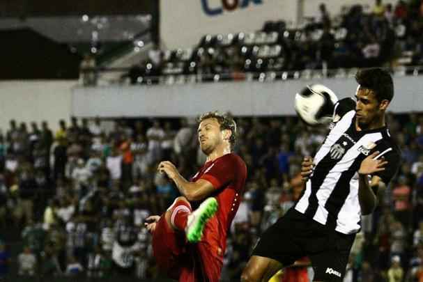 Brgson e Thiago Santana marcaram para o time alvirrubro no Luiz Jos de Lacerda, em Caruaru 
