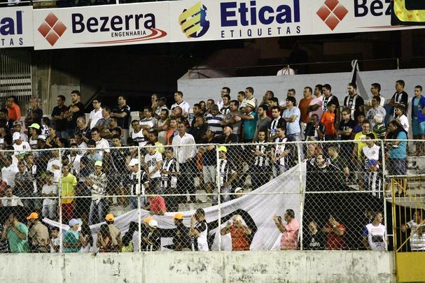 Brgson e Thiago Santana marcaram para o time alvirrubro no Luiz Jos de Lacerda, em Caruaru 