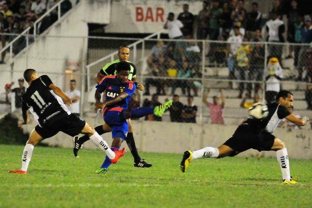 Sport bate o Central e conquista a primeira vitória no Campeonato Pernambucano