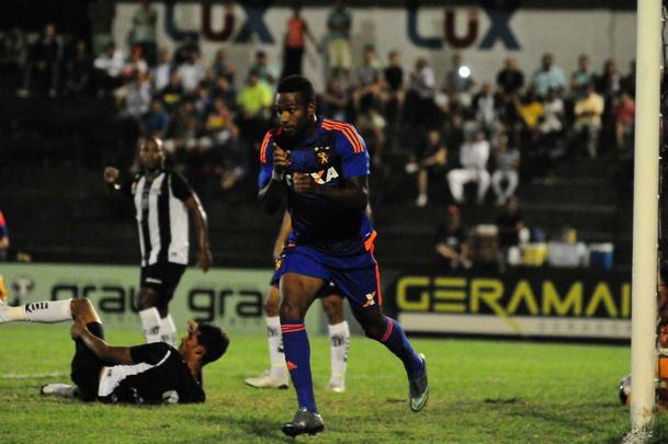 Sport bate o Central e conquista a primeira vitória no Campeonato Pernambucano