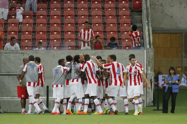 Com gol de Daniel Morais, time alvirrubro sai na frente do Carcará na Arena Pernambuco