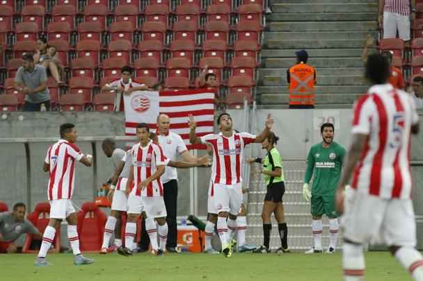Com gol de Daniel Morais, time alvirrubro sai na frente do Carcará na Arena Pernambuco
