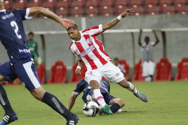 Contra o vice-líder, Timbu encontrou mais dificuldades, mas manteve os 100% após três vitórias consecutivas no Estadual