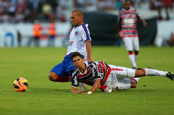 2013 - Neste ano, a competio passou a ser disputada no formato que perdura at esta temporada. O Santa Cruz caiu no grupo D com Campinense, CRB e Feirense-BA. Terminou em primeiro lugar, com 15 pontos. Nas quartas de final, a equipe caiu diante do Fortaleza. Na primeira partida, o time coral empatou em 3 a 3, no Cear, mas acabou derrotado por 2 a 1, no Arruda.