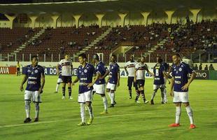 Com gols de Grafite e Alemo, Santa Cruz bate o Confiana e conquista a primeira vitria na Copa do Nordeste