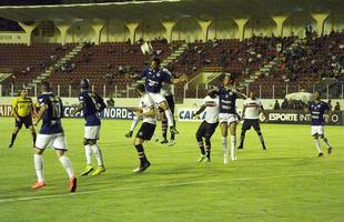 Com gols de Grafite e Alemo, Santa Cruz bate o Confiana e conquista a primeira vitria na Copa do Nordeste