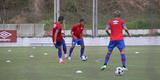 Gilmar Dal Pozzo e elenco do Nutico no se importaram com a forte chuva e treinaram com afinco para a partida contra o Amrica