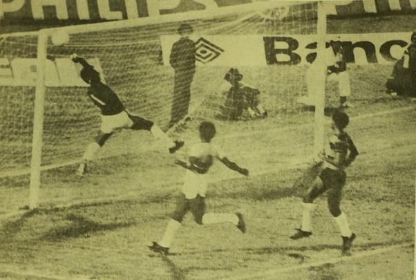1979 - Em 6 de maio de 1979, o Clássico das Multdidões superou a marca de 50 mil pessoas no estádio: 50.664 pessoas assistiram ao jogo no Arruda