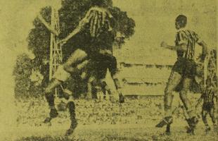 1954 - Sport e Santa Cruz se enfrentaram no dia 26 de abril de 1954 pela final do Campeonato Pernambucano de 1953. Na final, em dois jogos, o Sport levou a melhor. Venceu a primeira por 1 a 0 e a segunda por 3 a 1, em  partida disputada nos Aflitos