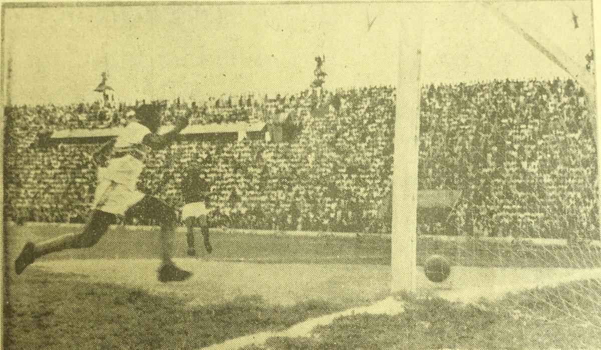 1962 - O Sport conquistou o Campeonato Pernambucano deste ano. A equipe rubro-negra venceu as duas partidas. Na grande deciso, contou ainda com um gol contra de Jairo para levar a melhor com placar de 2 a 1 