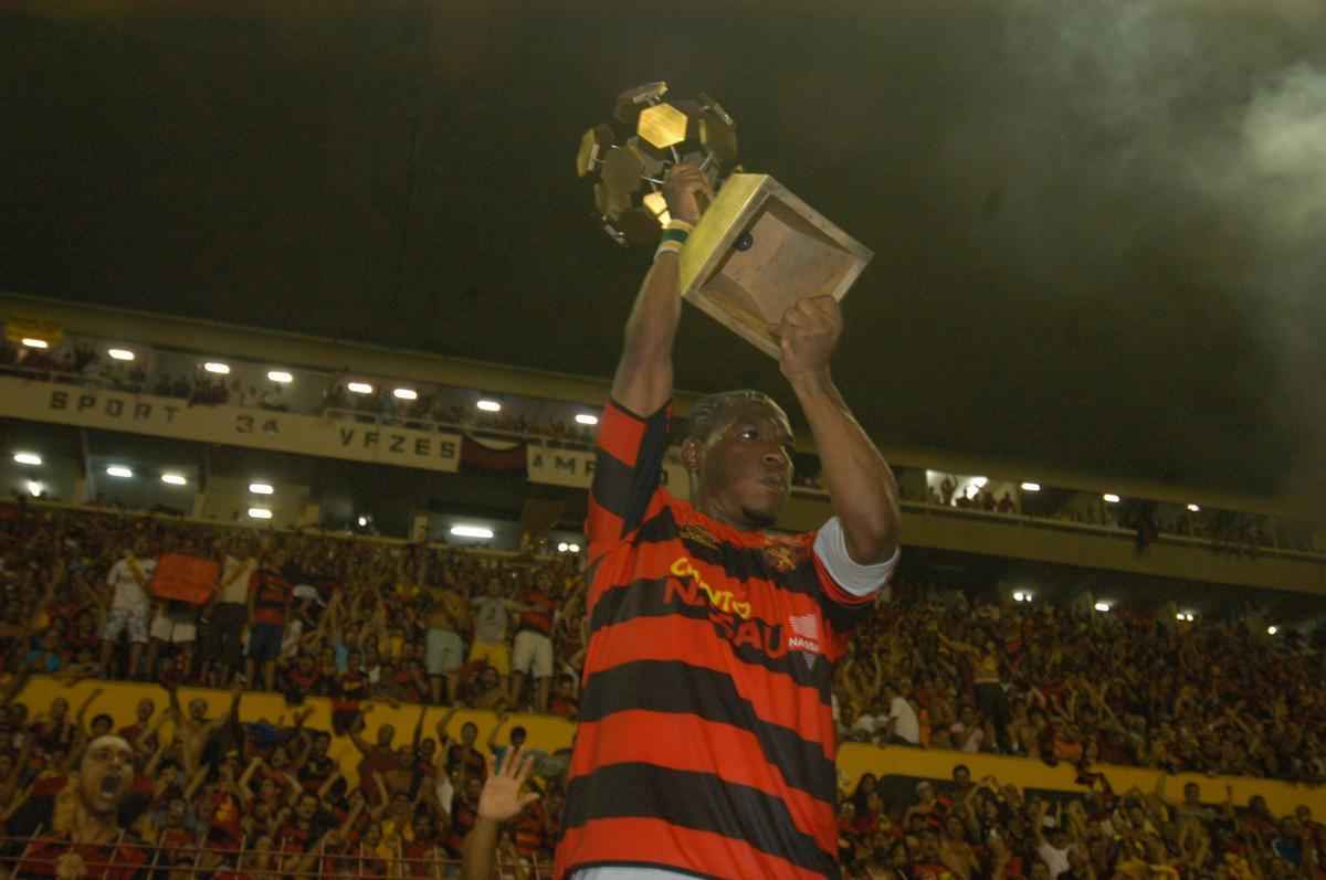 2006 - O ltimo ttulo do Sport sobre o Santa Cruz: na final do Pernambucano 2006
