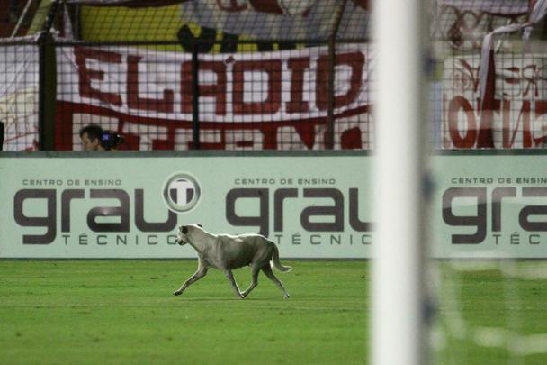 Após um primeiro tempo fraco, Náutico entrou em campo com tudo, abriu o placar e continuou pressionando o América na Ilha do Retiro