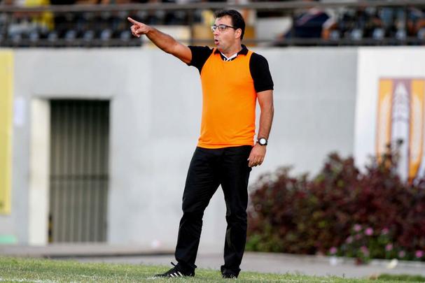 Central e Santa Cruz entraram em campo para dar o melhor. São as duas equipes, até o momento, fora da zona de classificação à semifinal do Pernambucano