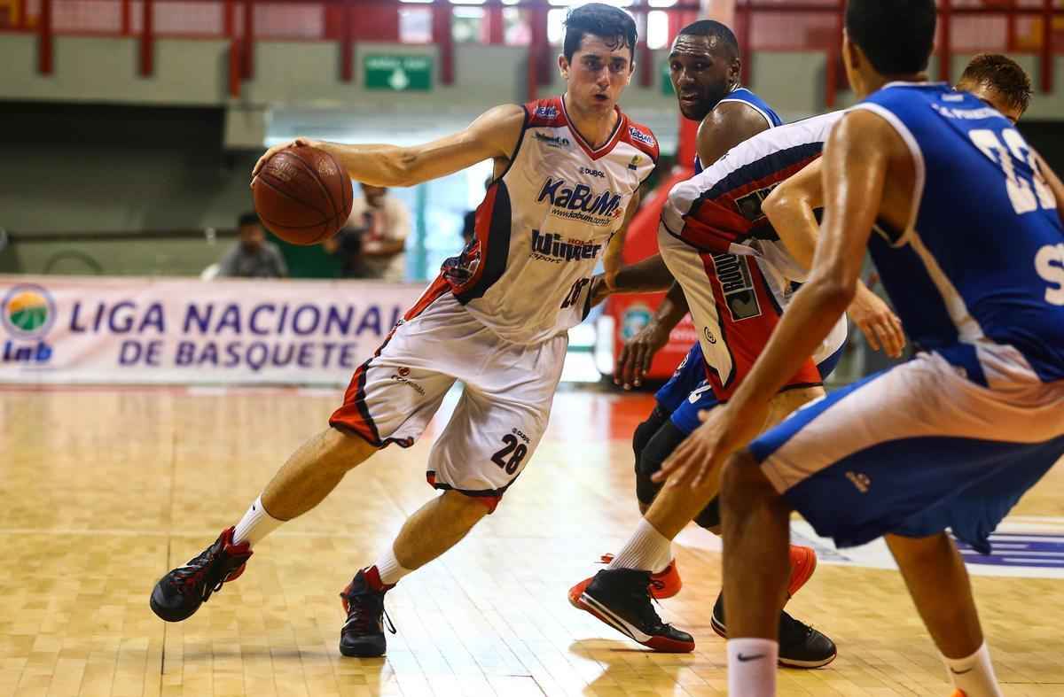 'Foi no Limeira que mais aprendi e onde tive chances no adulto. Este ano, recebi o convite do Ricardo para compor o elenco do Sport. Estou gostando bastante do Recife.  bem quente. Ajuda muito a estrutura e o suporte que estou recebendo'