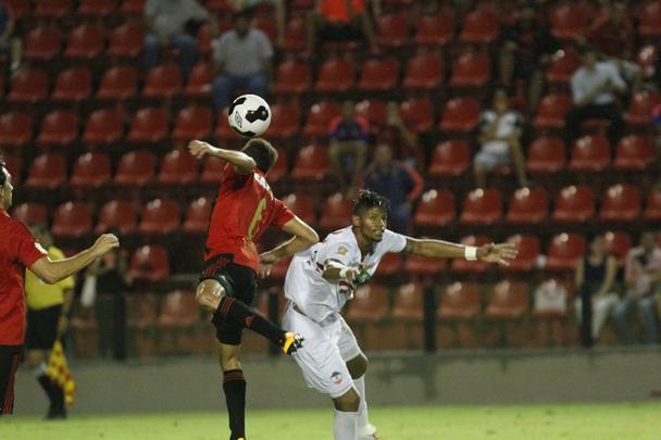 Sofrendo gols no primeiro e último lance, Sport cede empate na Ilha do Retiro e frustra noite dedicada a Leonardo