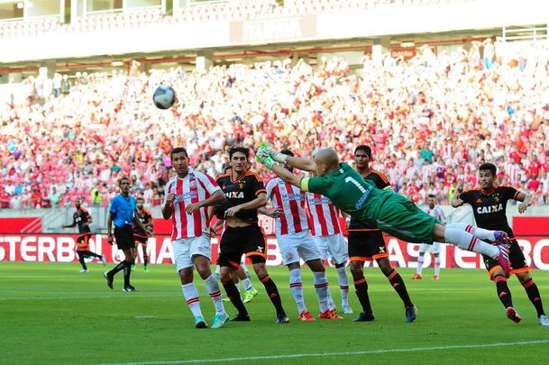 Alvirrubros e rubro-negros fizeram um jogo equilibrado e movimentado neste domingo, com os gols saindo no segundo tempo da partida