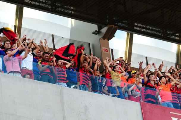 Alvirrubros e rubro-negros fizeram um jogo equilibrado e movimentado neste domingo, com os gols saindo no segundo tempo da partida