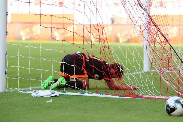 Alvirrubros e rubro-negros fizeram um jogo equilibrado e movimentado neste domingo, com os gols saindo no segundo tempo da partida