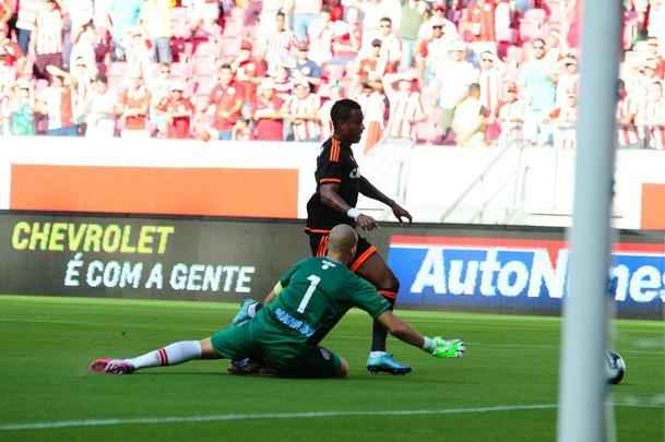 Alvirrubros e rubro-negros fizeram um jogo equilibrado e movimentado neste domingo, com os gols saindo no segundo tempo da partida