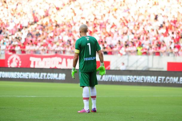 Alvirrubros e rubro-negros fizeram um jogo equilibrado e movimentado neste domingo, com os gols saindo no segundo tempo da partida