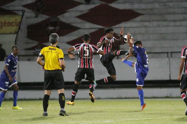 Após os corais terem aberto o placar no primeiro tempo com Tiago Costa, o adversário chegou a empatar no segundo, mas Keno e Bruno Moraes deram a vitória aos mandantes. Ficou a lição que é preciso melhorar