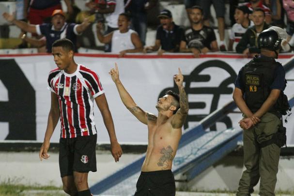 Após os corais terem aberto o placar no primeiro tempo com Tiago Costa, o adversário chegou a empatar no segundo, mas Keno e Bruno Moraes deram a vitória aos mandantes. Ficou a lição que é preciso melhorar