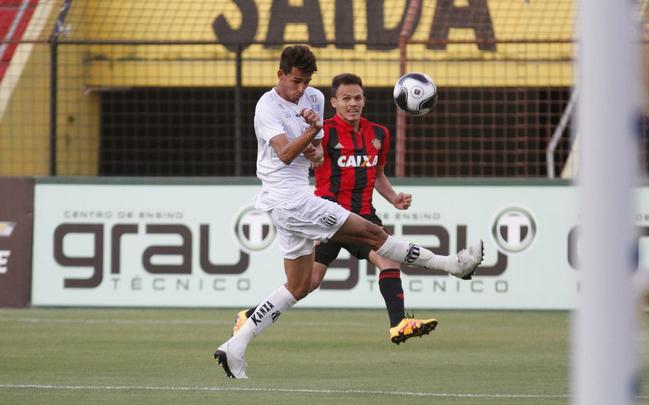 Pela primeira vez em muito tempo, o Leo no deixou seu oponente sair na frente e abriu o placar com Gabriel Xavier, aps erro da defesa do Central. Oscilou no fim da primeira etapa, mas voltou com tudo no segundo tempo e construiu a goleada, com gols de Luiz Antnio, Vincius Arajo e Reinaldo Lenis