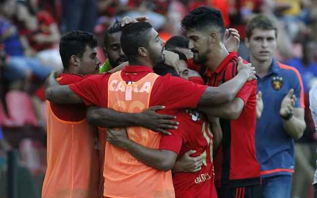 Pela primeira vez em muito tempo, o Leo no deixou seu oponente sair na frente e abriu o placar com Gabriel Xavier, aps erro da defesa do Central. Oscilou no fim da primeira etapa, mas voltou com tudo no segundo tempo e construiu a goleada, com gols de Luiz Antnio, Vincius Arajo e Reinaldo Lenis