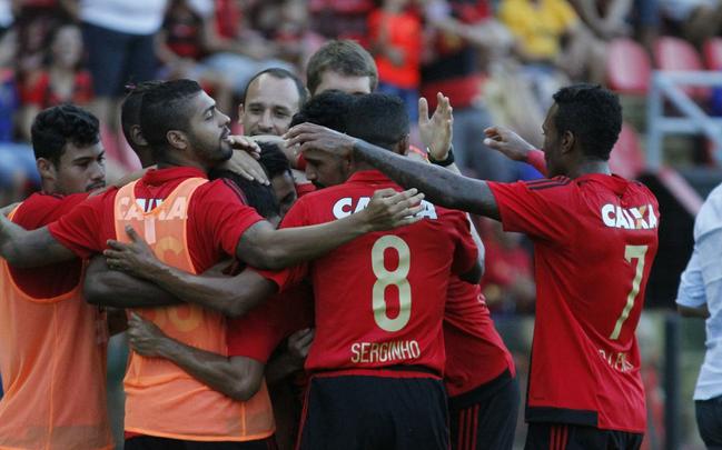 Pela primeira vez em muito tempo, o Leo no deixou seu oponente sair na frente e abriu o placar com Gabriel Xavier, aps erro da defesa do Central. Oscilou no fim da primeira etapa, mas voltou com tudo no segundo tempo e construiu a goleada, com gols de Luiz Antnio, Vincius Arajo e Reinaldo Lenis