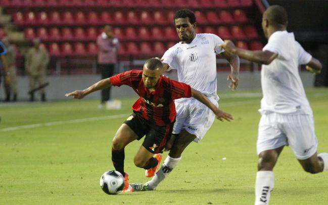 Pela primeira vez em muito tempo, o Leo no deixou seu oponente sair na frente e abriu o placar com Gabriel Xavier, aps erro da defesa do Central. Oscilou no fim da primeira etapa, mas voltou com tudo no segundo tempo e construiu a goleada, com gols de Luiz Antnio, Vincius Arajo e Reinaldo Lenis