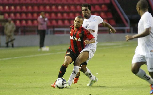 Pela primeira vez em muito tempo, o Leo no deixou seu oponente sair na frente e abriu o placar com Gabriel Xavier, aps erro da defesa do Central. Oscilou no fim da primeira etapa, mas voltou com tudo no segundo tempo e construiu a goleada, com gols de Luiz Antnio, Vincius Arajo e Reinaldo Lenis