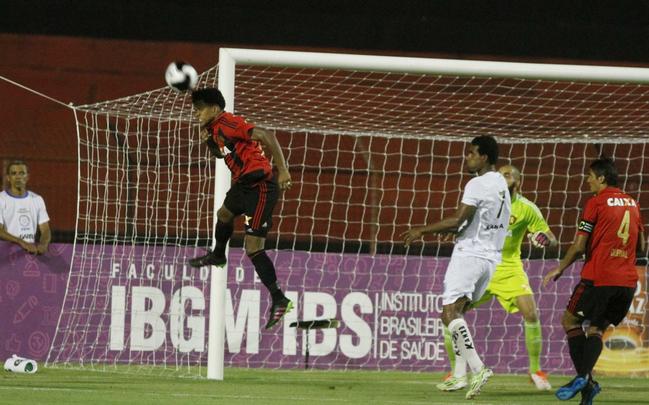 Pela primeira vez em muito tempo, o Leo no deixou seu oponente sair na frente e abriu o placar com Gabriel Xavier, aps erro da defesa do Central. Oscilou no fim da primeira etapa, mas voltou com tudo no segundo tempo e construiu a goleada, com gols de Luiz Antnio, Vincius Arajo e Reinaldo Lenis