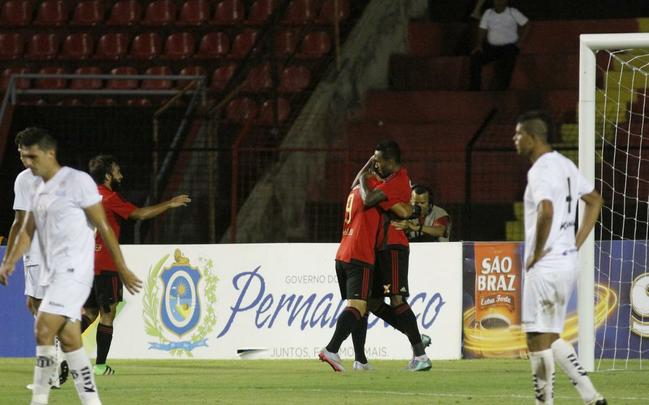 Pela primeira vez em muito tempo, o Leo no deixou seu oponente sair na frente e abriu o placar com Gabriel Xavier, aps erro da defesa do Central. Oscilou no fim da primeira etapa, mas voltou com tudo no segundo tempo e construiu a goleada, com gols de Luiz Antnio, Vincius Arajo e Reinaldo Lenis