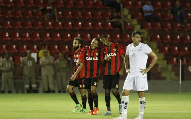 Pela primeira vez em muito tempo, o Leo no deixou seu oponente sair na frente e abriu o placar com Gabriel Xavier, aps erro da defesa do Central. Oscilou no fim da primeira etapa, mas voltou com tudo no segundo tempo e construiu a goleada, com gols de Luiz Antnio, Vincius Arajo e Reinaldo Lenis